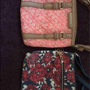 2 Tommy Hilfiger shoulder strap bags